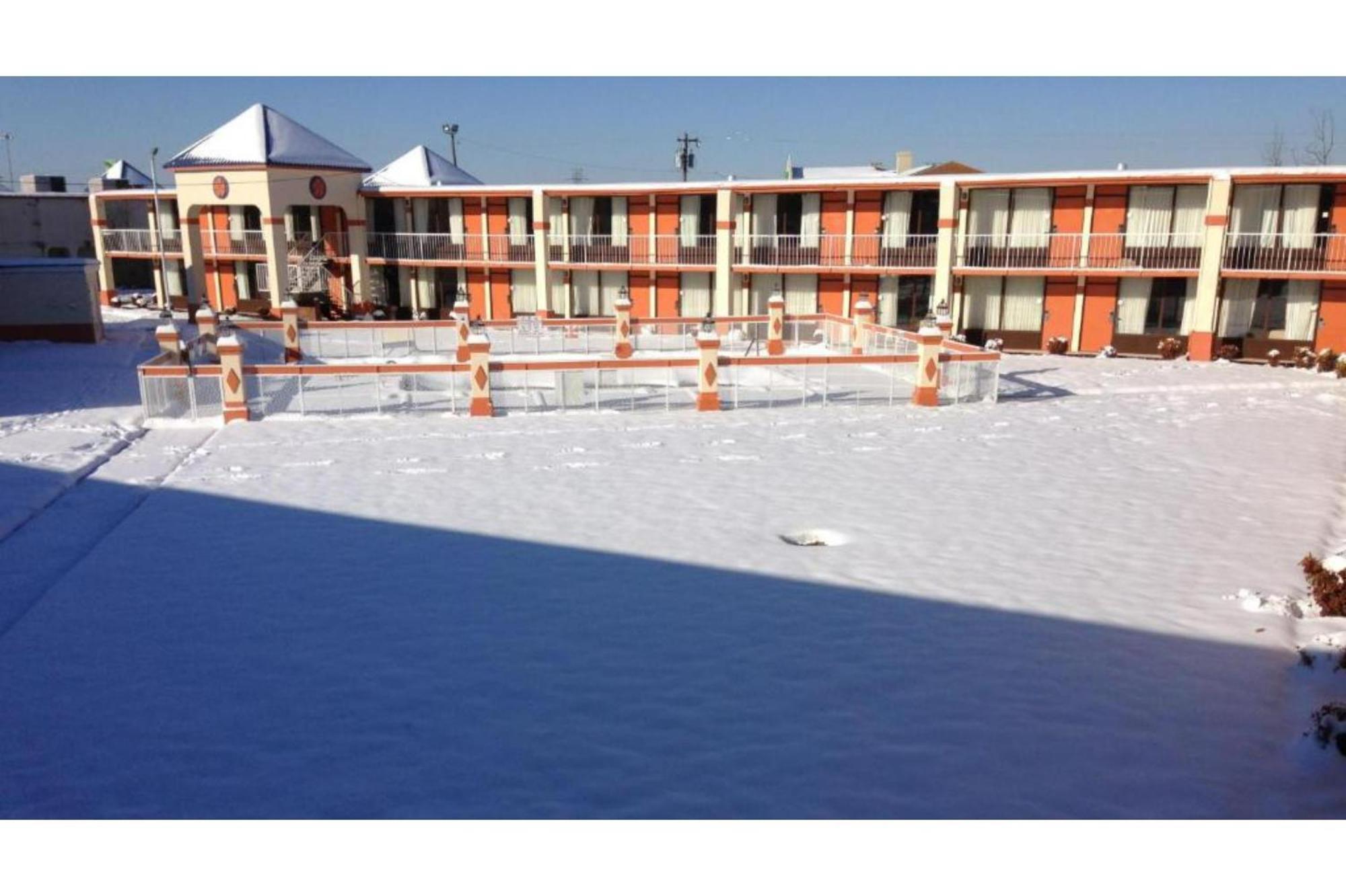 Oyo Hotel Greensboro East I 40 Dış mekan fotoğraf