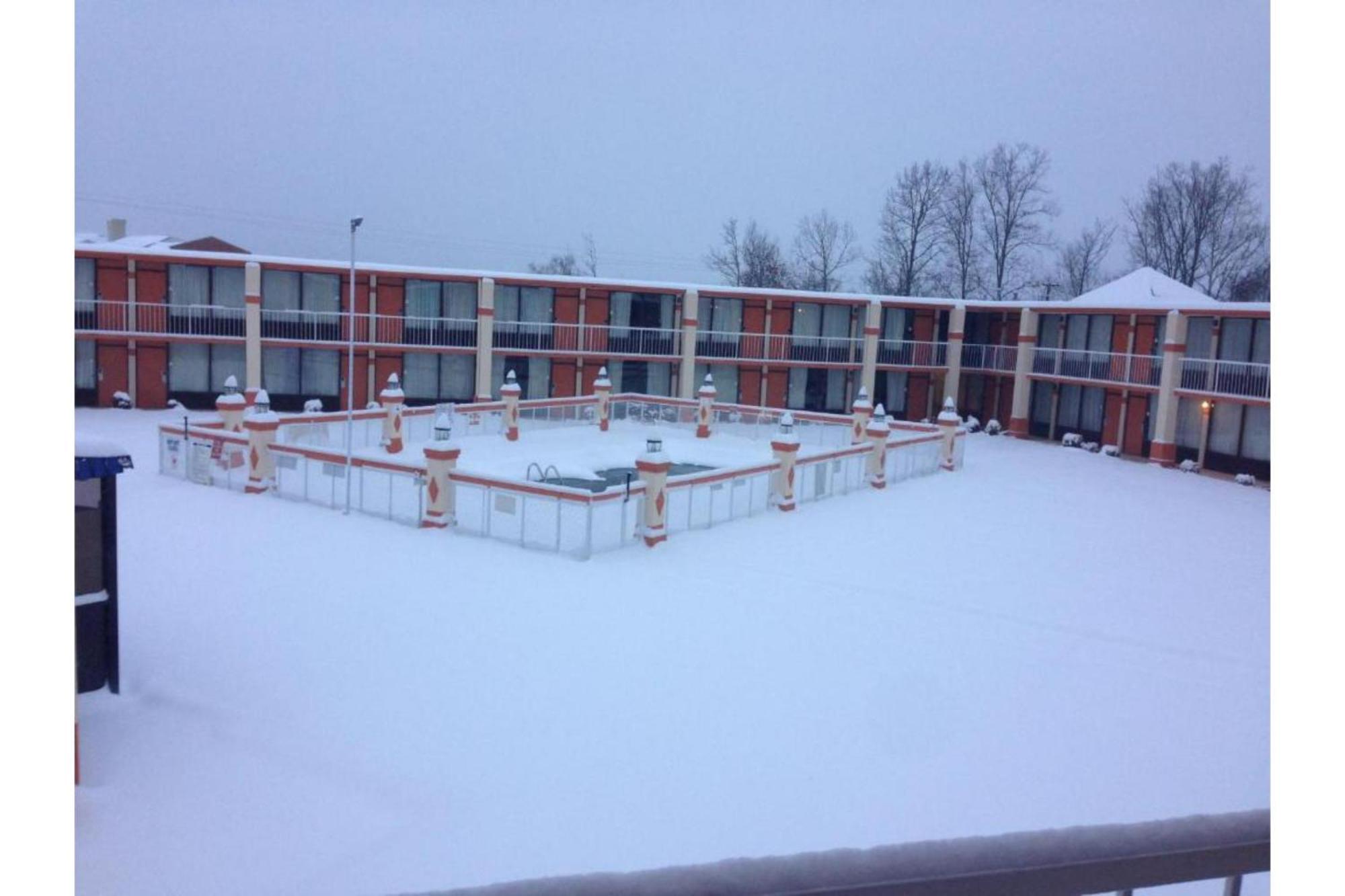 Oyo Hotel Greensboro East I 40 Dış mekan fotoğraf