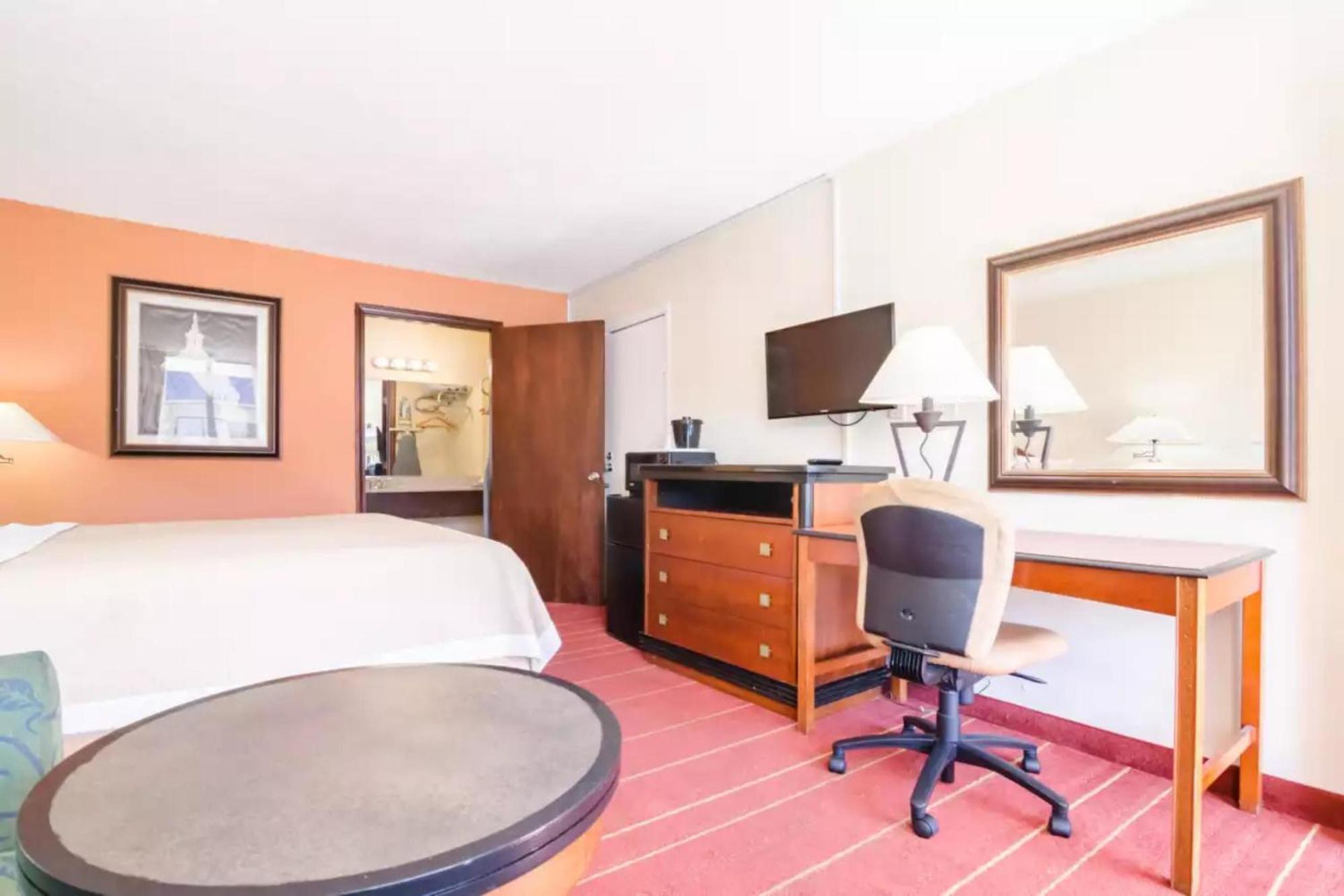 Oyo Hotel Greensboro East I 40 Dış mekan fotoğraf