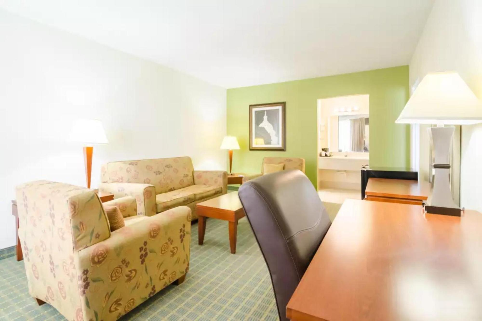 Oyo Hotel Greensboro East I 40 Dış mekan fotoğraf