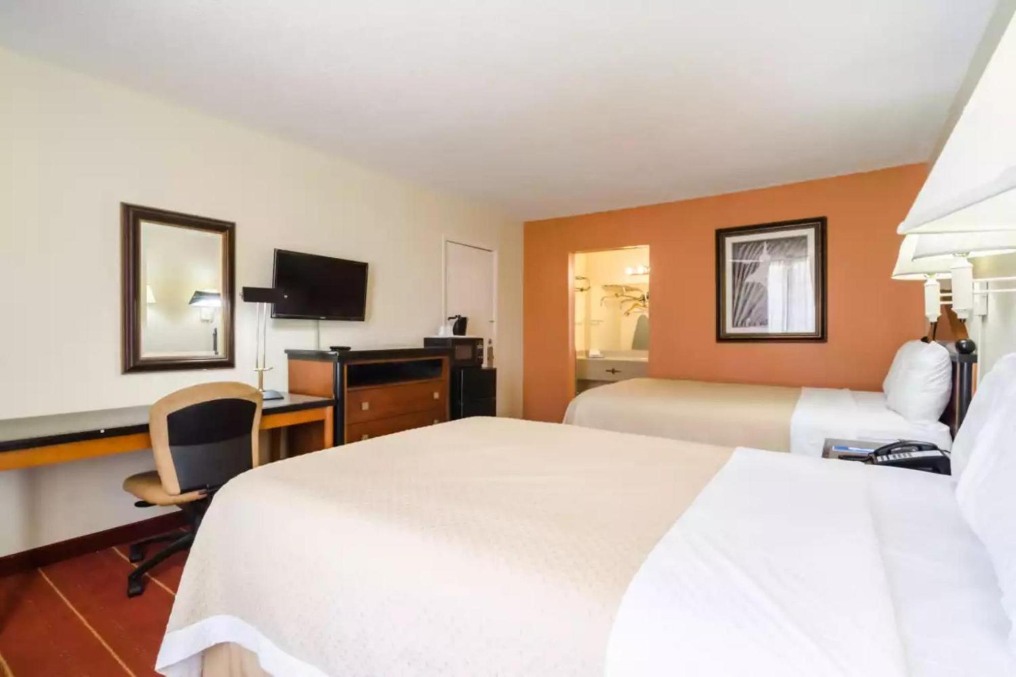 Oyo Hotel Greensboro East I 40 Dış mekan fotoğraf