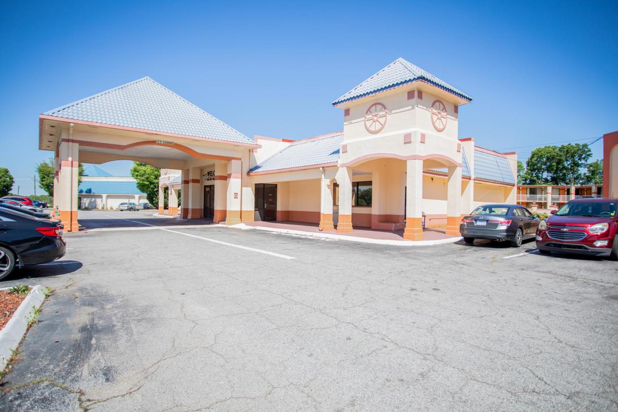 Oyo Hotel Greensboro East I 40 Dış mekan fotoğraf