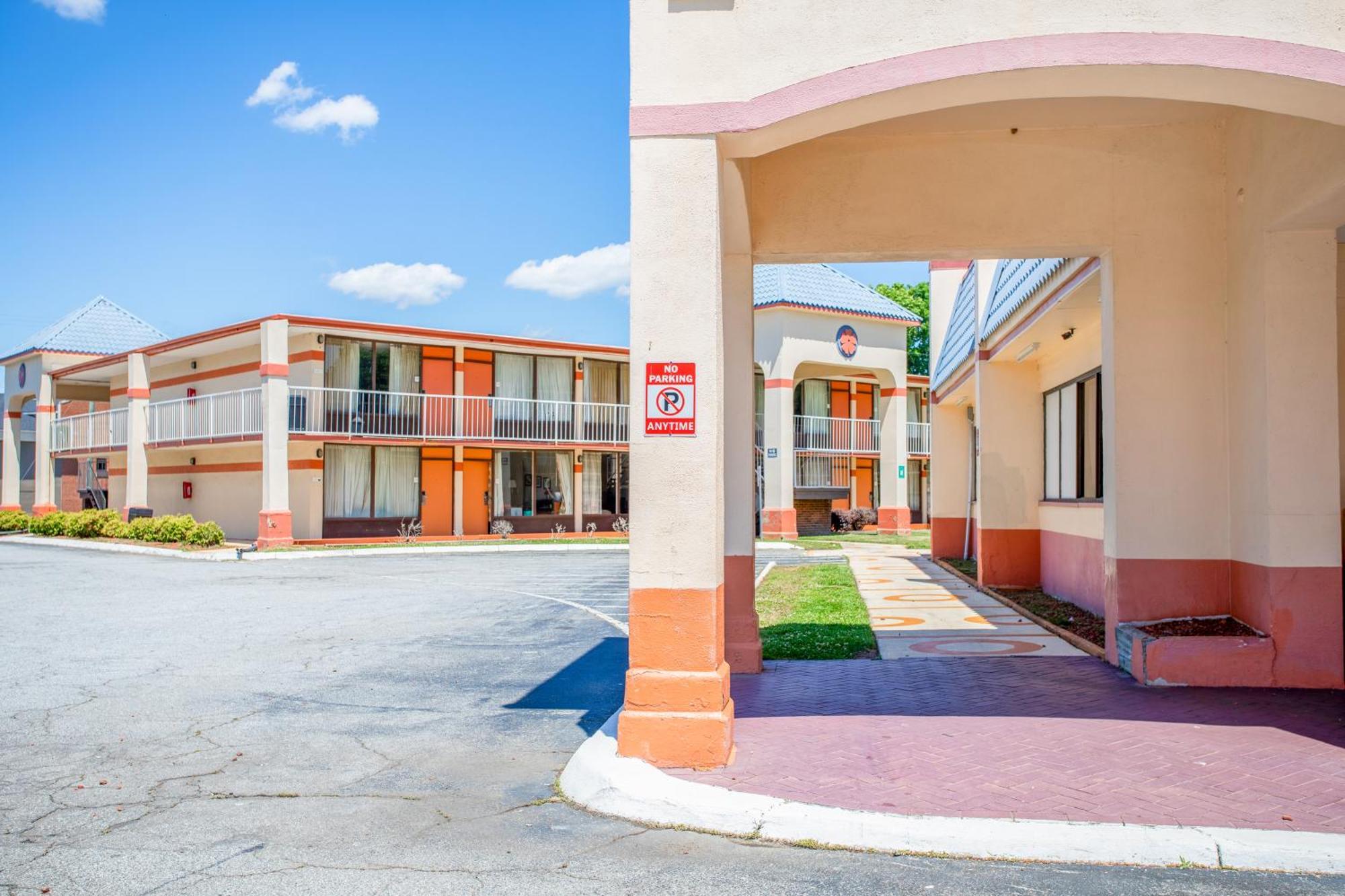 Oyo Hotel Greensboro East I 40 Dış mekan fotoğraf
