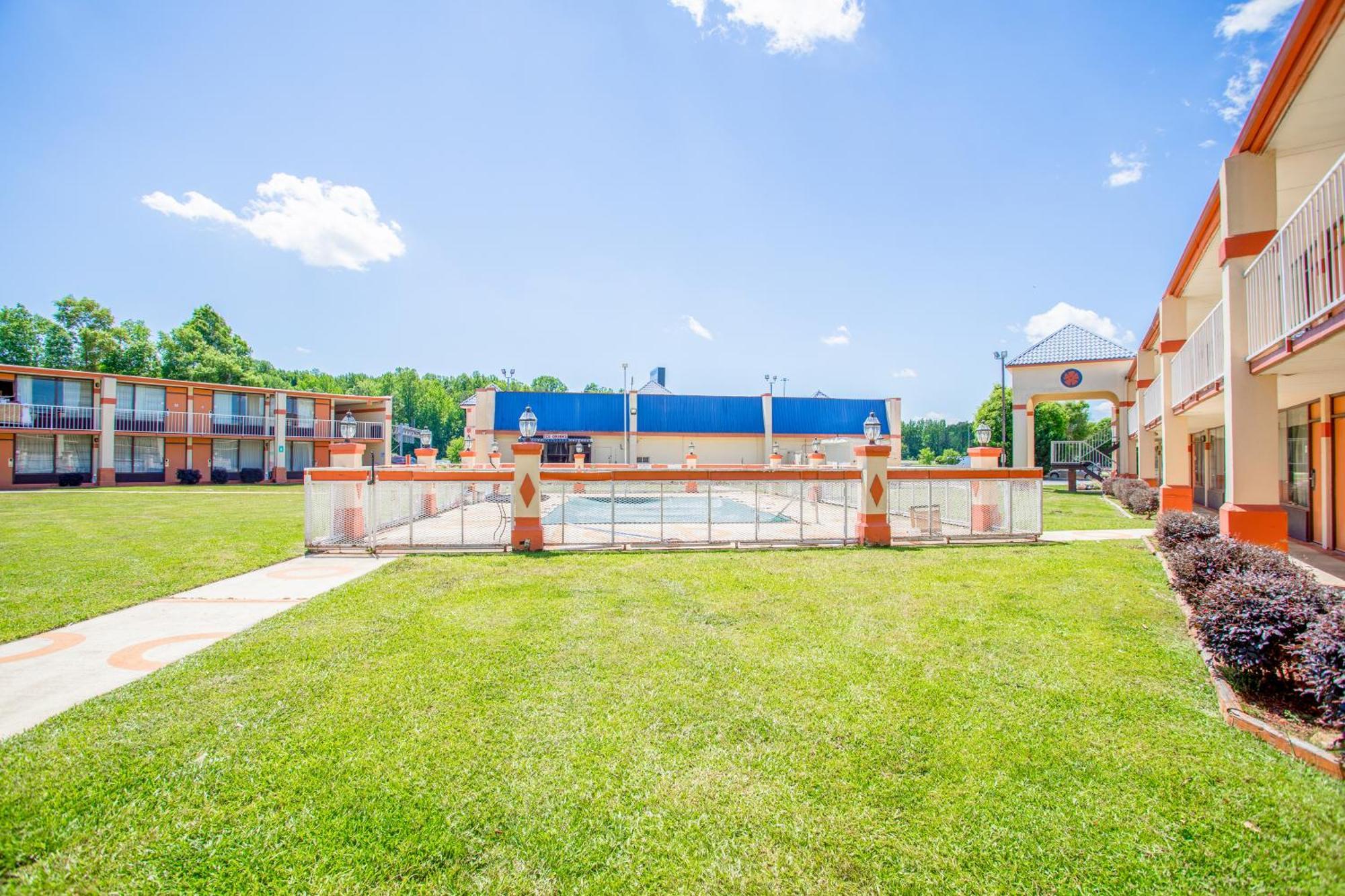Oyo Hotel Greensboro East I 40 Dış mekan fotoğraf